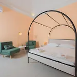 Aria Hotel