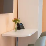 Aria Hotel 3*